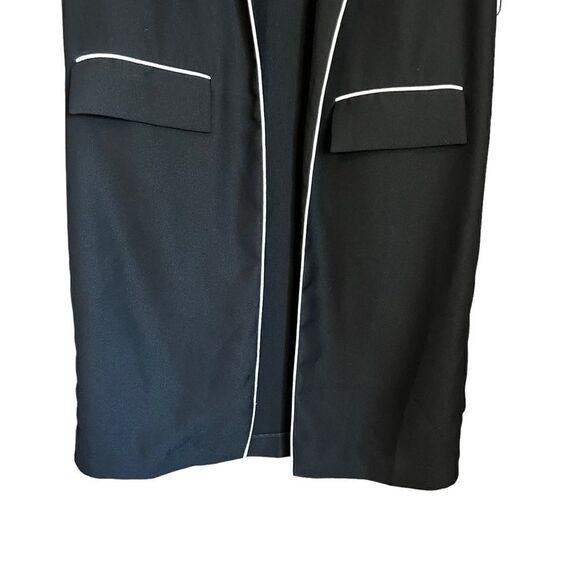 3 for $30! Forever 21 black sleeveless blazer - Picture 3 of 6